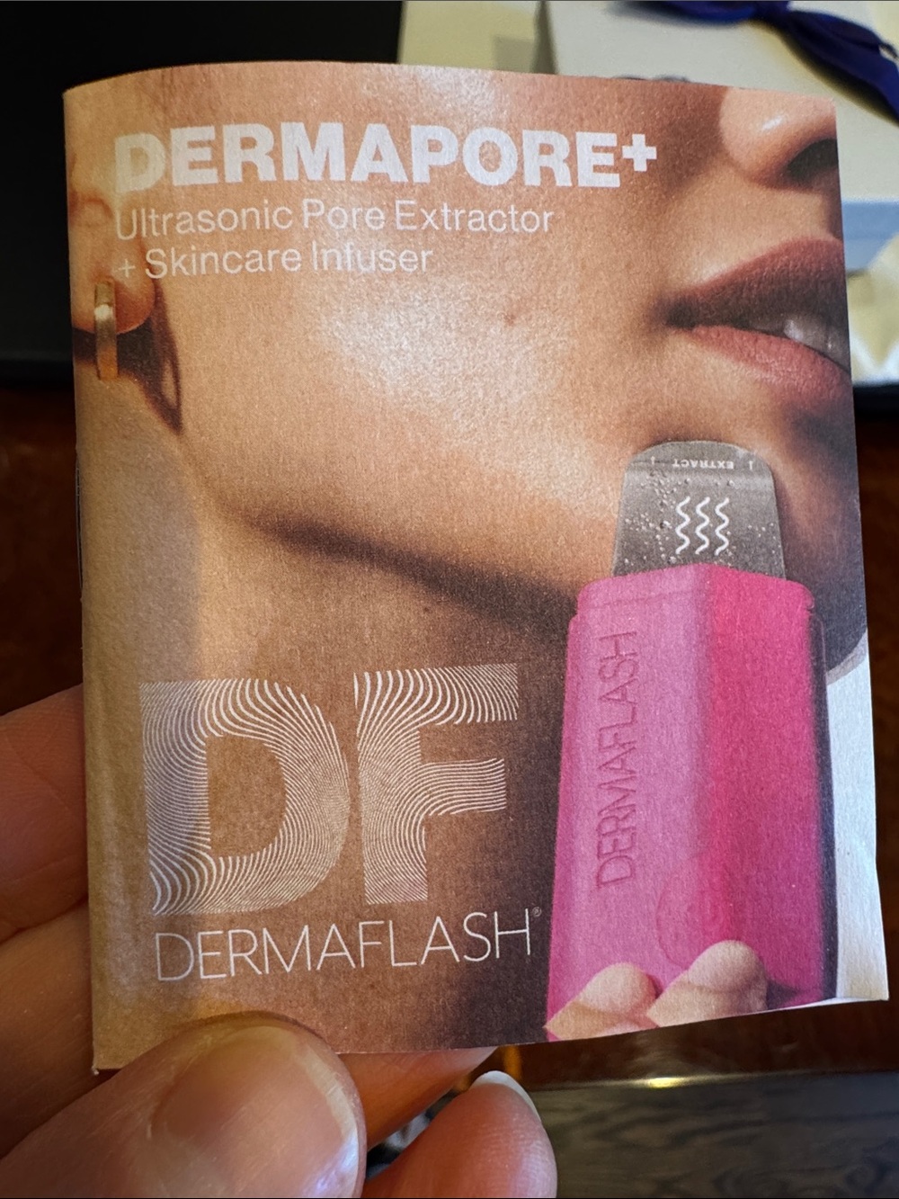 Dermaflash Dermapore Ultrasonic Pore Extractor + Skincare Infuser Set - Picture 3 of 3